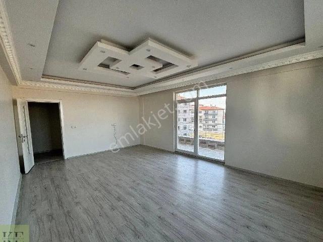 Konya Kulu Karşıyakada 3+1 Arakat Yapılı Yerden Isıtmalı Asansörlü Ebv. banyolu Kiralık Daire