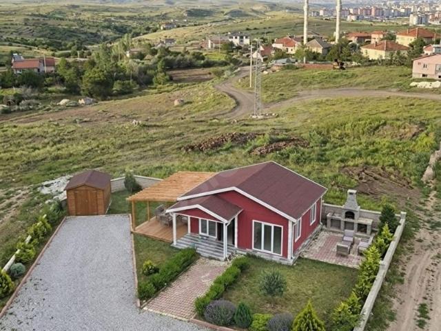 KONYA MERAM KARADİĞİNDE 400 M ARSA İÇERİSİNDE MÜSTAKİL PREFABRİK EV