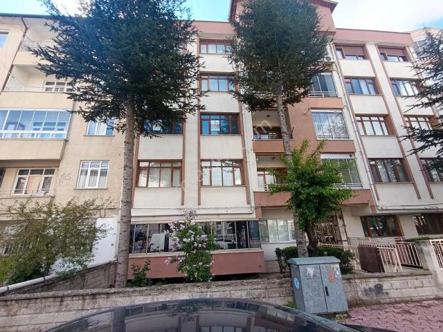 Konya Selçuklu Fatih Mahallesi̇nde Ki̇ralik 3+1 Ferah Dai̇re 145 M²