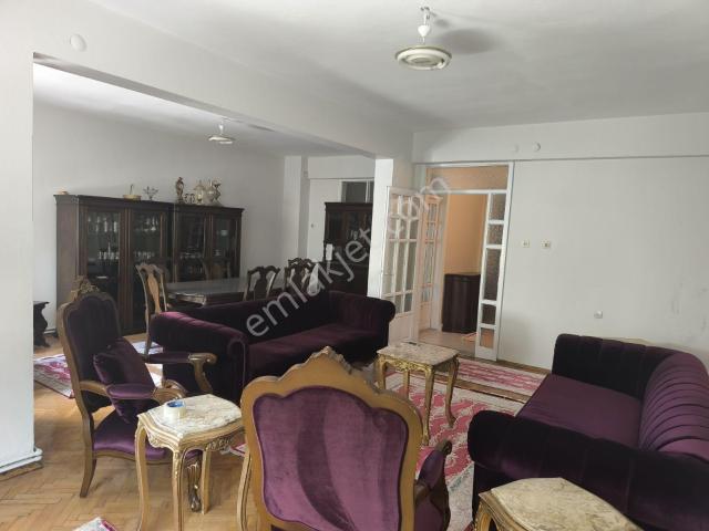 Konya Selçuklu'da Kule Site Karşısı Satılık 3+1 Ara Kat Daire
