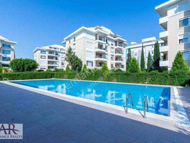 Konyaaltı uluç Şefik Aker Sitesinde Mobilyalı Kiralık Dubleks
