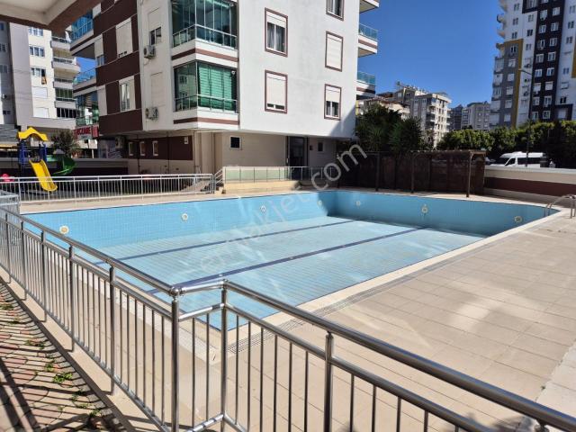 Uncalıda Havuzlu Güvenlikli Sitede Arakat 2+1 Daire pazarlıksız
