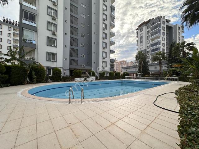 Konyaaltı Uncalı Merkezinde Site İçi Havuz Manzaralı Eşyalı 1+1