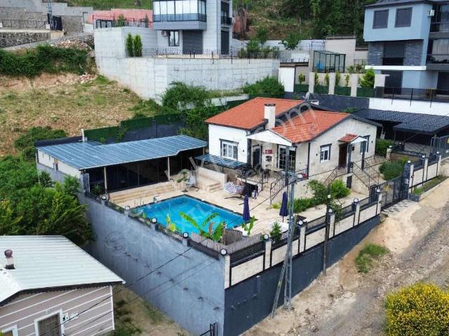 Konyaaltı Antalya Manzaralı Çağlarca 3+2 720 M2 Havuzlu Villa
