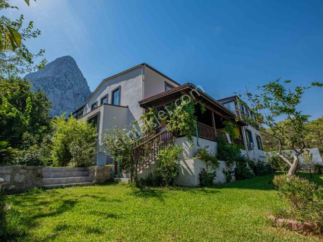 Konyaaltı Gederler'de Hayalinizdeki Satılık Lüks Villa!