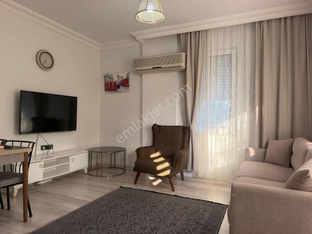 Konyaaltı Hurma'da Havuzlu 1+1 Eşyalı Kiralık Daire