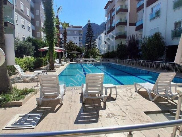 Konyaaltı Hurma'da Havuzlu 3+1 Ayrı Mutfaklı Kiralık Daire