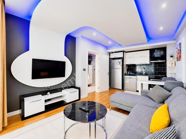 Konyaaltı Hurma'da Kiralık Eşyalı 1+1 Site İçinde Ara Kat Daire