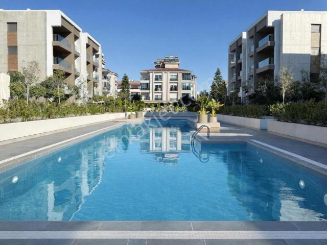 Konyaaltı Konaklar Da Lüks Sitede Denize Yakın 3+1 Bahçe Katı