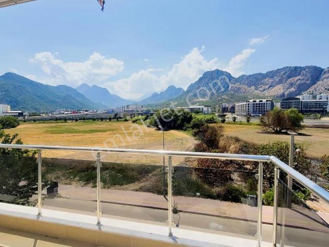 Konyaaltı Liman'da Eşyalı Kiralık 3+1 Dağ Şehir Manzaralı Daire