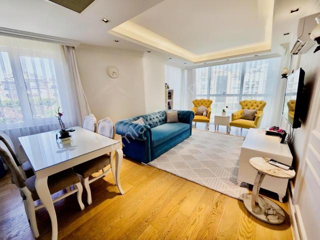 Konyaaltı Liman'da Havuzlu Kapalı Otopark Eşyalı 2+1 Kiralık