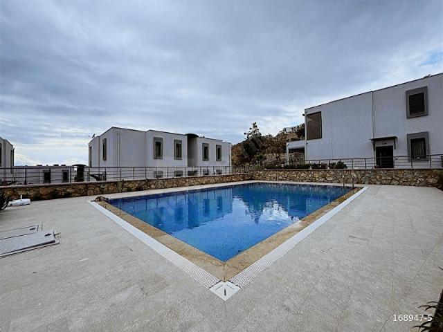 Konacık Havuzlu sitede sıfır 2+1 Daire