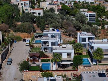 Konacık'da Deniz Manzaralı Satılık 4+1 Villa
