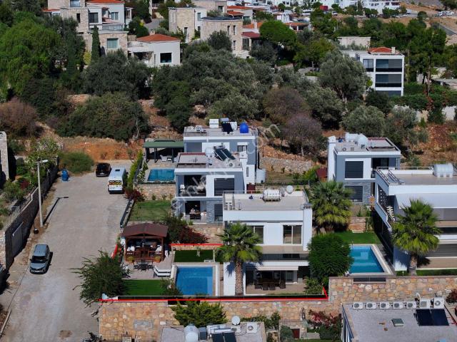 Konacık'da Deniz Manzaralı Satılık 4+1 Villa