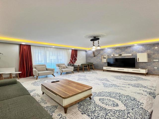 Konak Yapı'dan Meydana Yakın 3+1 150m² Satılık Fırsat Daire!