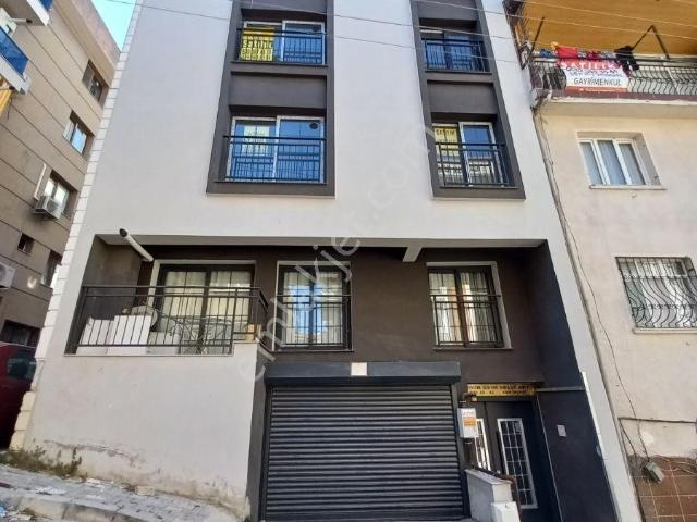 Konak Zafertepe Mahallesinde Yeni Bina'da Kiralık 2+1 Daire