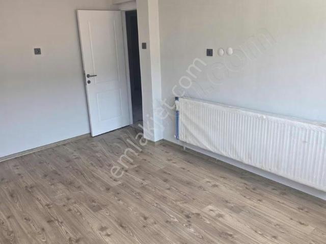 Konak Zeytinlik Mah. 2+1 Komple Tadilatlı Daire