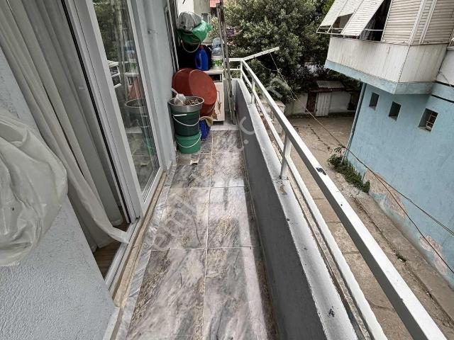 Konak Zeytinlik Mahallesi 3+1 Arakat Doğalgazlı Satılık