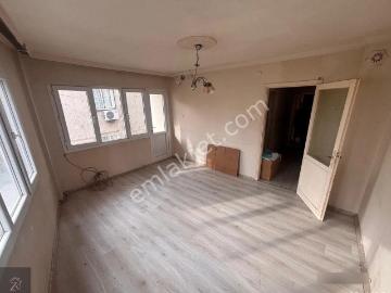 Konak Atilla Mahallesinde İzmir Park Alışveriş Merkezi Yanı 2+1 Kiralık Daire