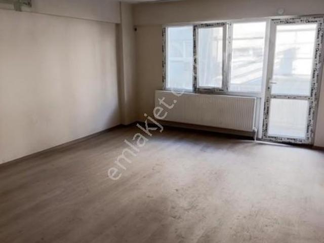 Konak Atilla Mahallesi'nde 3+1 Kiralık Daire
