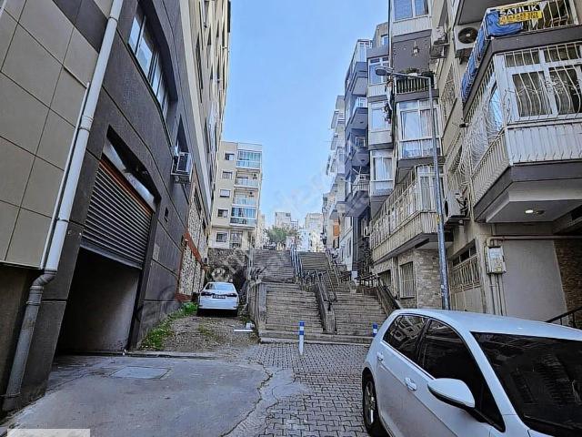 Konak Barbaros Mahallesi Kapalı Mutfak 3+1 Satılık Daire