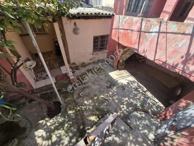 Konak Boğaziçinde,barbaros Okulu Yakını/210m2 Tektapu,bahçeli Ev