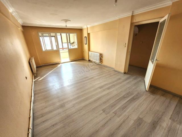 Konak Güneşli Mah, 3+1, Üçyol Metro Yakını, Doğalgazlı, Kiralık Daire