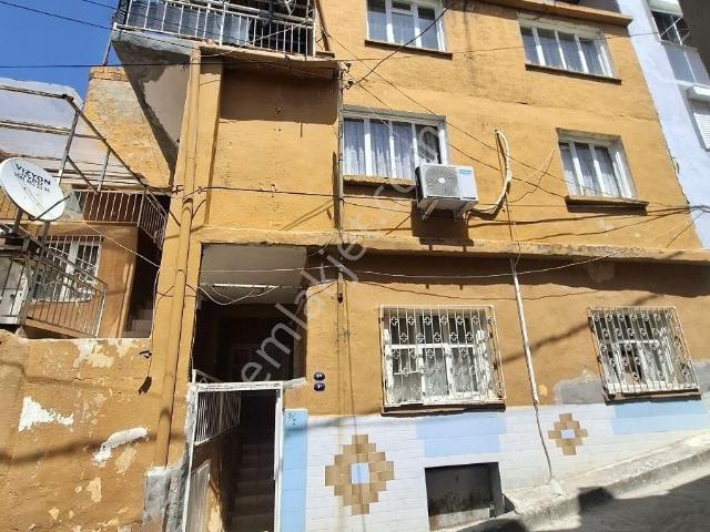 Konak Güney Mahallesinde 3 Adet 2+1 Daireli Satılık Bina
