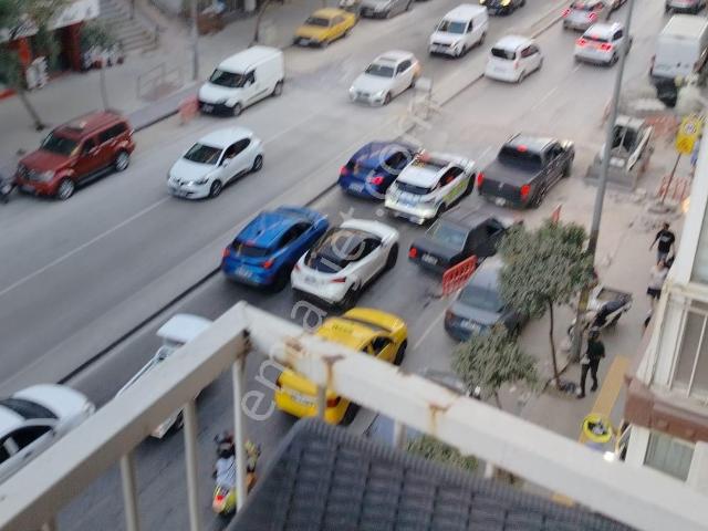 Konak Hatayda İnönü Caddesinde Eşyalı 2+0