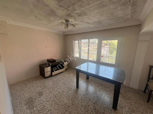 Konak Lale Mahallesinde 2+1 100m2 Ayrı Mutfak Kiralık Daire
