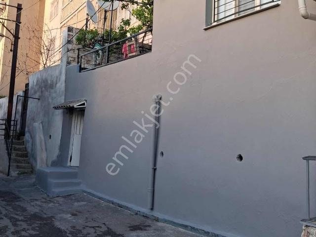 Konak Levent Mahallesinde Teraslı, Bakımlı 2+1 Müstakil Daire