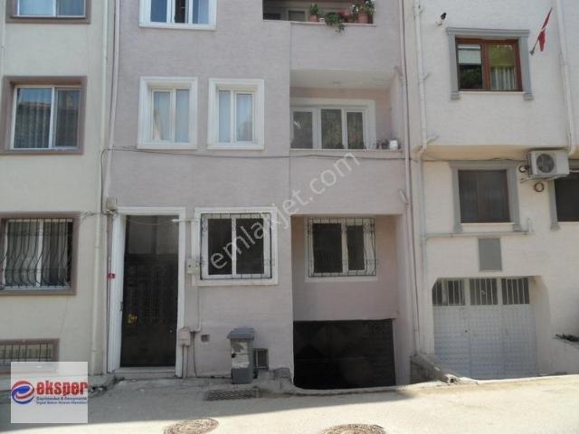 Konak Mahallesinde Önü Park Alanı Ara Kat Kiralık 2+1