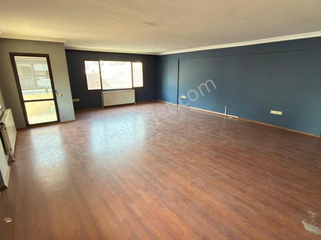Konak Mimar Sinan Mahallesinde Asansörlü 3+1 Geniş Kiralık Daire