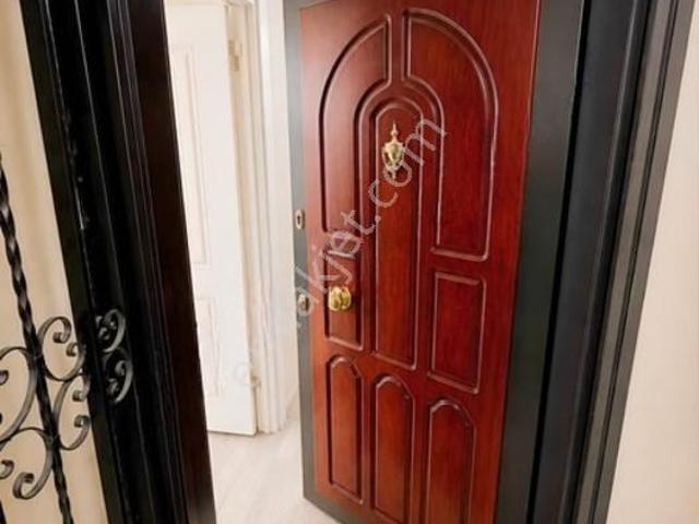 Konak Mithatpaşa Mahallesinde Komple Tadilatlı 3+1 Kiralık Daire