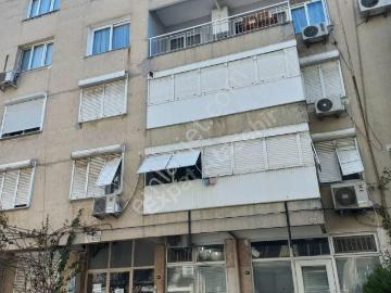 Konak, İzmir ili, Ege Bölgesi - Balkon