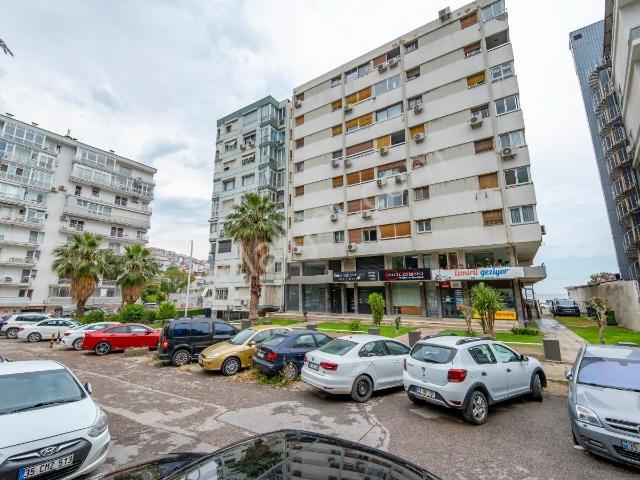 Konak Satılık Daire Karataş'ta Bakımlı Çift Cephe