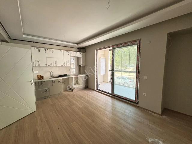 Konak'da Sur Yapıya 300mt Mesafede Kiralık Sıfır Daire.