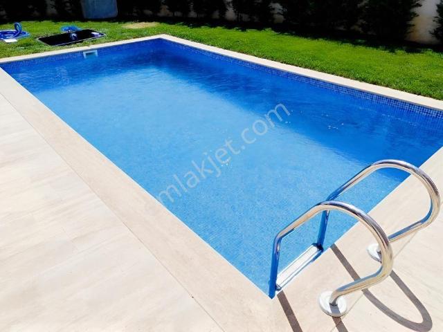 Konaklar Bölgesinde Havuzlu Güvenlikli 4+1 Satılık Daire En/ru