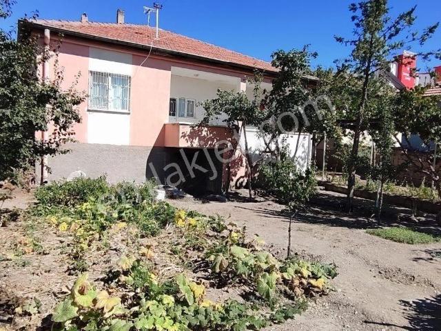 Konaklar'da Satılık Bakımlı Müstail Ev