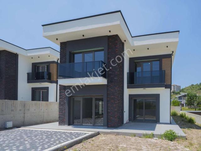 Konal 'dan | Cadde Üzeri Lüx 4+1 Villa