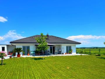 KÖNIGSDORF – Exklusiver Neubau Bungalow in sonniger Ruhelage mit Fernblick