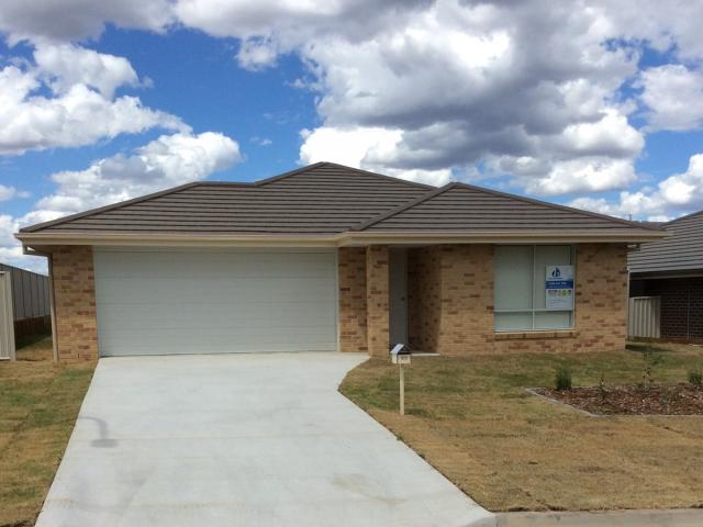 KOOTINGAL Modern Four Bedroom Home