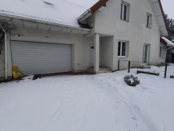 Przestronny dom 240 m² z garażem, idealny dla rodziny