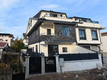 Kocaali De Modern Tasarımlı, Bahçeli 3+1 Villa
