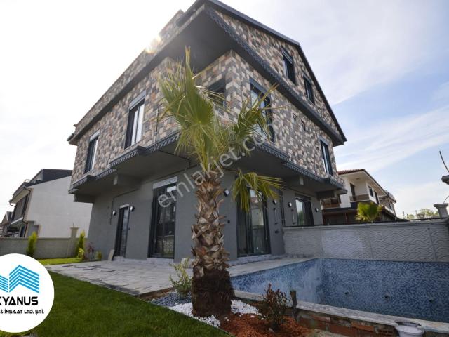 Kocaali De Ön Ve Arka Cephe Seçenekli, Bahçeli 3+1 Denize Yakın Villa