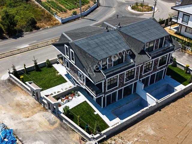 Kocaali De Deniz Gören Geniş Bahçeli Jakuzili 3+1 Villa