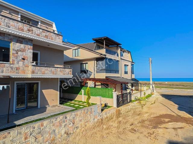 Kocaali’de Deniz Gören, Geniş Bahçeli Modern 3+1 Villa