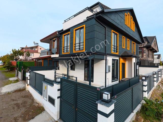 Kocaali De Deniz Gören Havuzlu 3+1 Villa