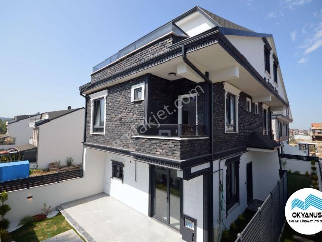 Kocaali De Deniz Gören Şık 3+1 Bahçeli Villa