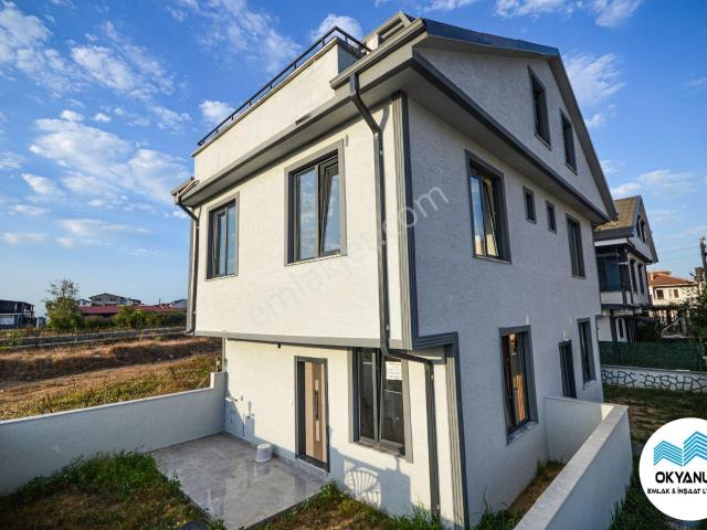 Kocaali De Şık Mutfak Dolaplı Geniş Bahçeli 3+1 Villa